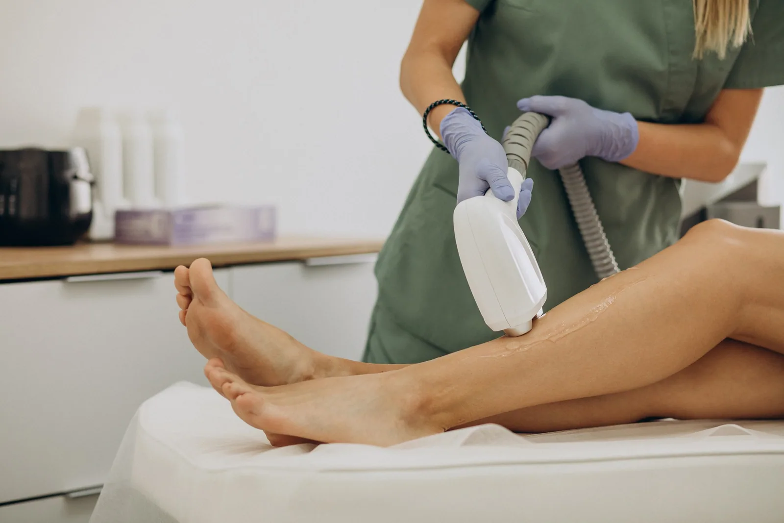Depilação a laser — tratamento estético na Santa Beleza, Moema