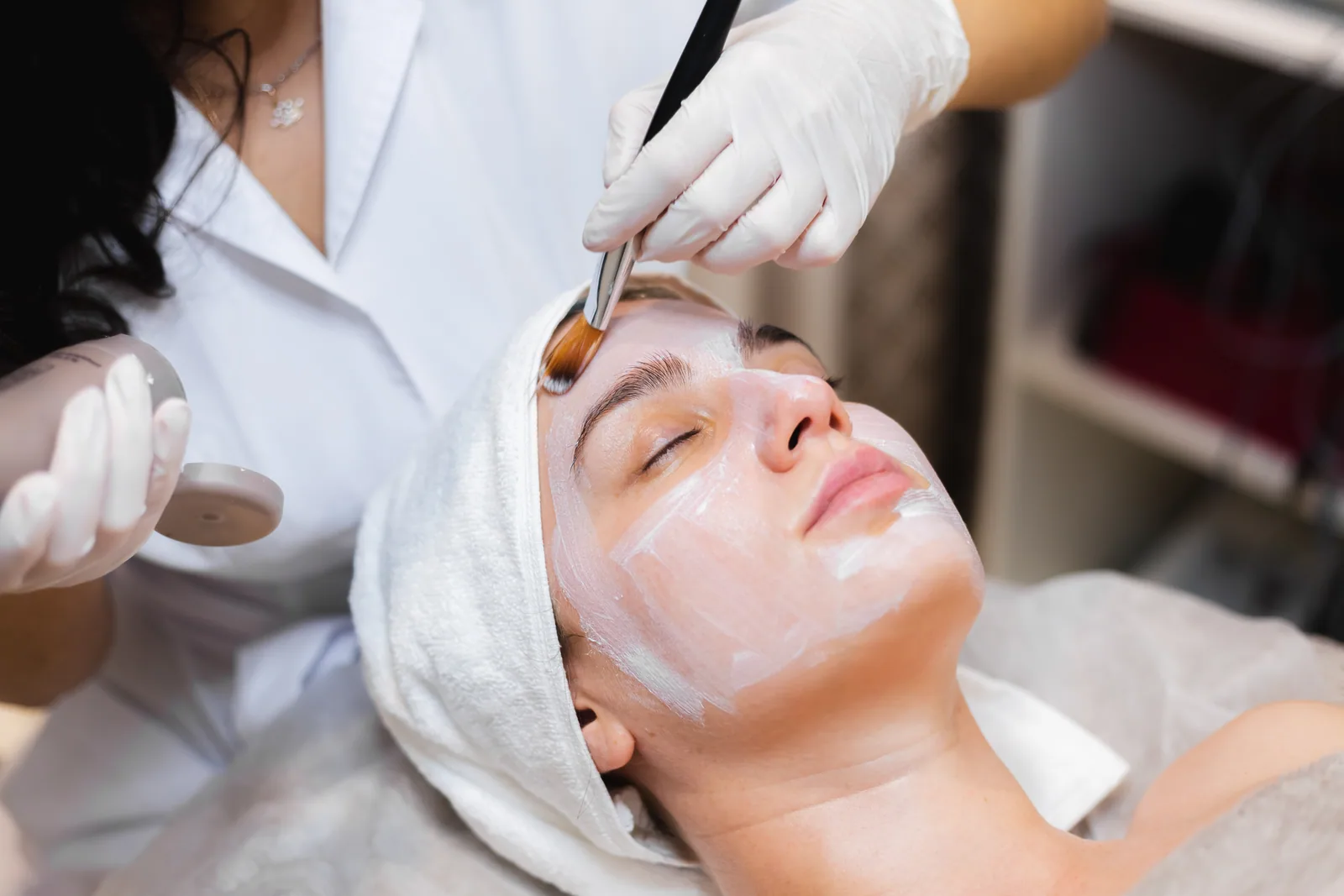 Limpeza de pele & peelings — tratamento estético na Santa Beleza, Moema
